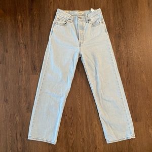 LEVI’S Ribcage Straight Jean